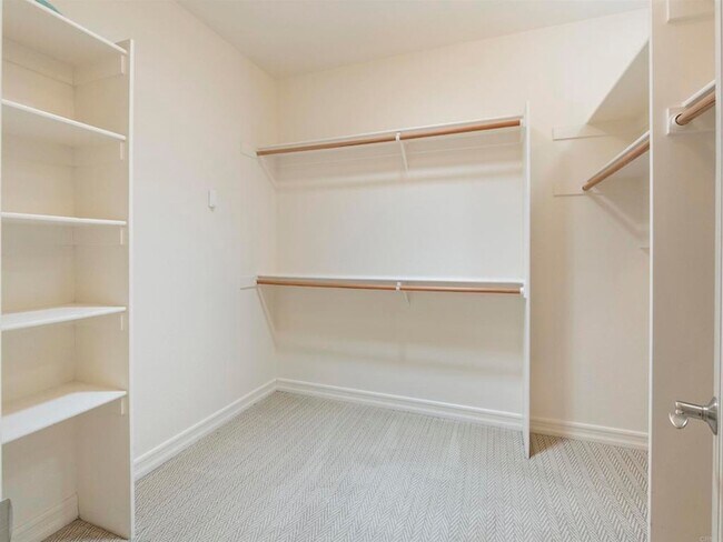 Building Photo - 5250 Coleridge Ct