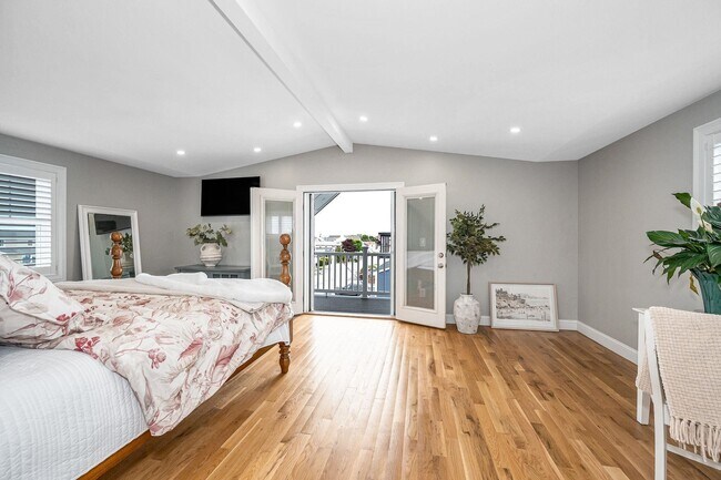 Building Photo - 352 Portsmouth Ave