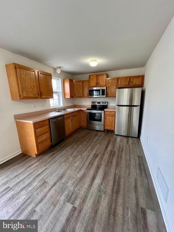 Building Photo - 2005 Greystone Dr