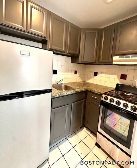 Primary Photo - 50 Franklin St