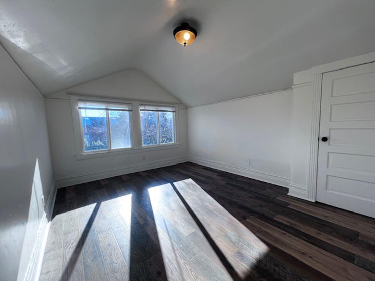 Building Photo - 722 30th St