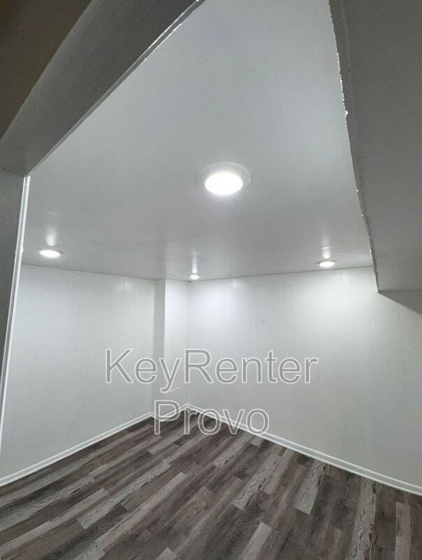 Building Photo - 2091 N 220 E St