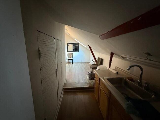 Building Photo - 2 bedroom in Chicago IL 60642