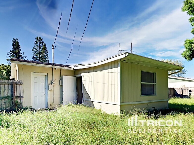 Building Photo - 5209 100th Ave