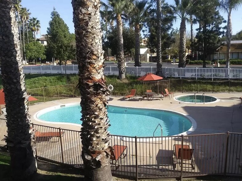 Building Photo - 42140 Lyndie Ln