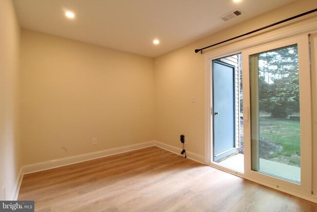 Building Photo - 97 Wyndham Pl