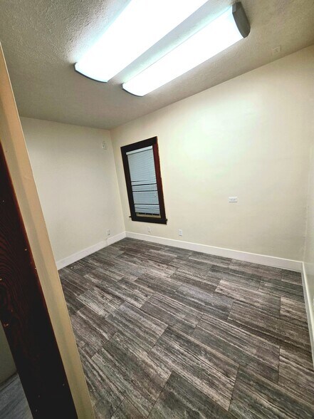 Building Photo - 2229 Brewerton Rd