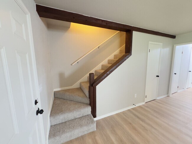 Building Photo - Updated 3-Bedroom, 2-Bathroom Duplex with a Spacious Fenced Backyard!