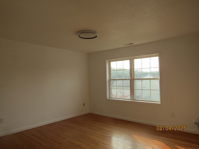 Building Photo - 27 Aspen Pl