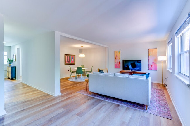 Building Photo - 8032 St Annes Ct