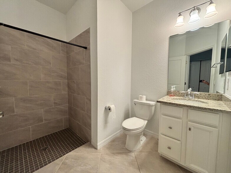 Building Photo - 14527 Palamos Cir