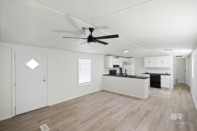 Building Photo - 16869 Lea Cir
