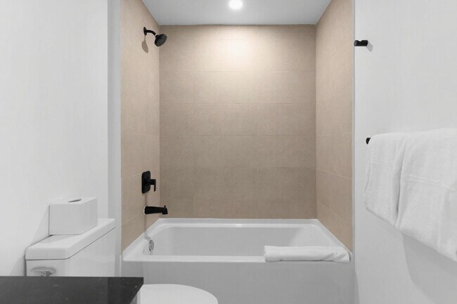 Building Photo - 225 N Miami Ave