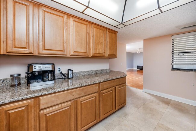 Building Photo - 736 Island Way