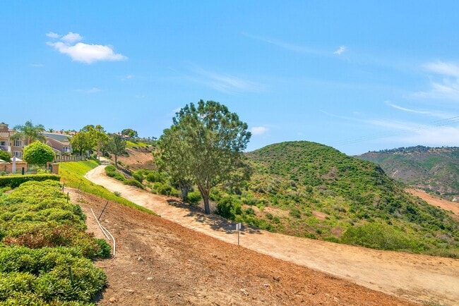 Building Photo - Panoramic Views! Laguna Niguel Condo!