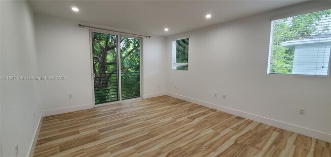 Building Photo - 3620 Thomas Ave