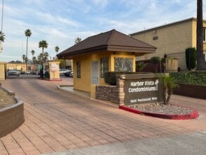 Building Photo - 2 Bedroom Condo in San Diego