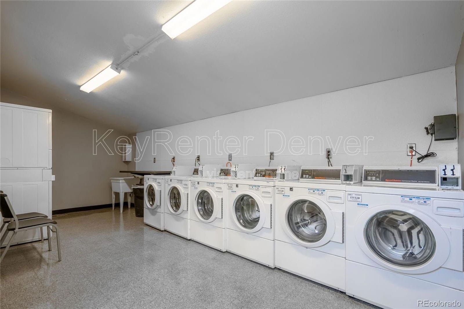 Building Photo - 5300 Cherry Creek S Dr