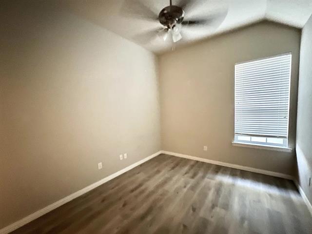 Building Photo - 2421 Mallard Dr