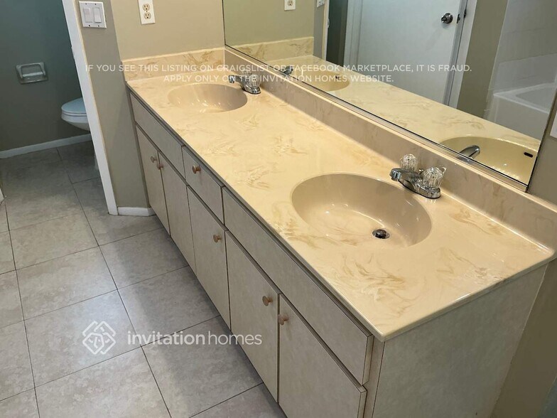 Building Photo - 209 Uruguay Dr