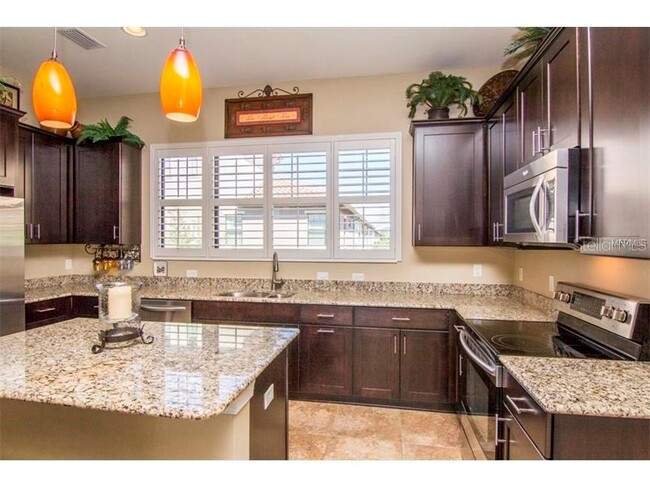 Building Photo - 4886 Yacht Club Dr