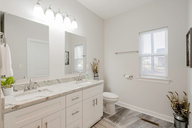 Building Photo - Furnished Rental