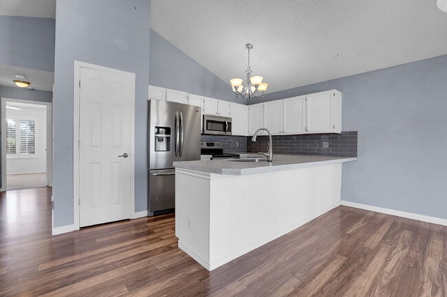 Building Photo - $3,195 - 4 Bed, 2 Bath Home in Broomfield ...