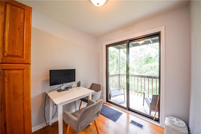 Building Photo - 115 Fillow St