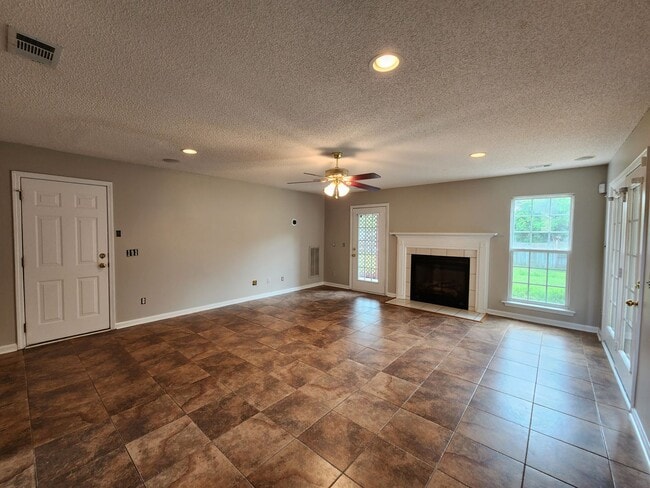Building Photo - Richmond Place Subdivision