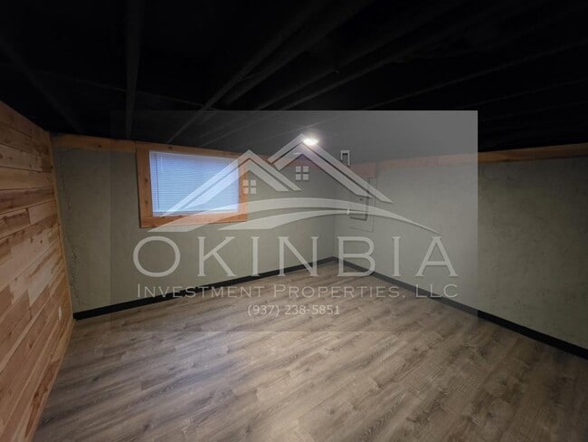 Building Photo - 1038 Rossiter Dr