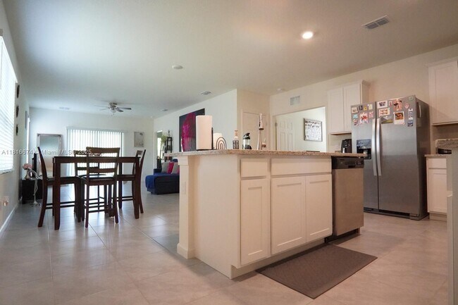 Building Photo - 10770 SW Vasari Way
