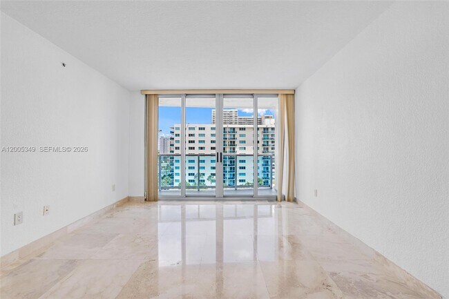 Building Photo - 7501 E Treasure Dr