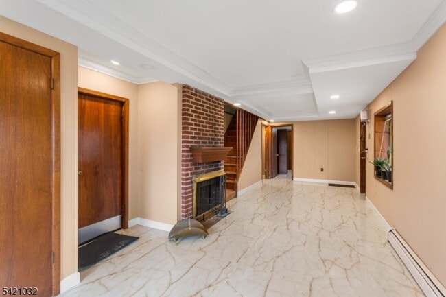 Building Photo - 145 Highview Terrace