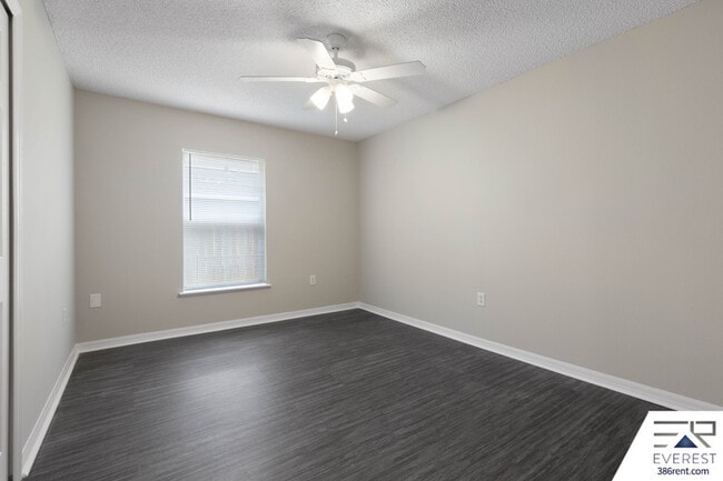 Building Photo - 13 Ryberry Dr