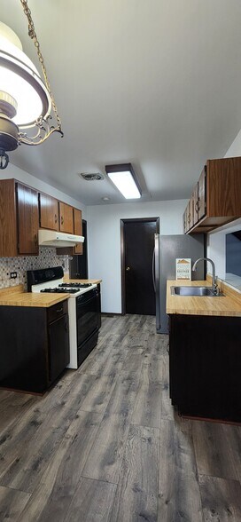 Building Photo - 322 Russet Way