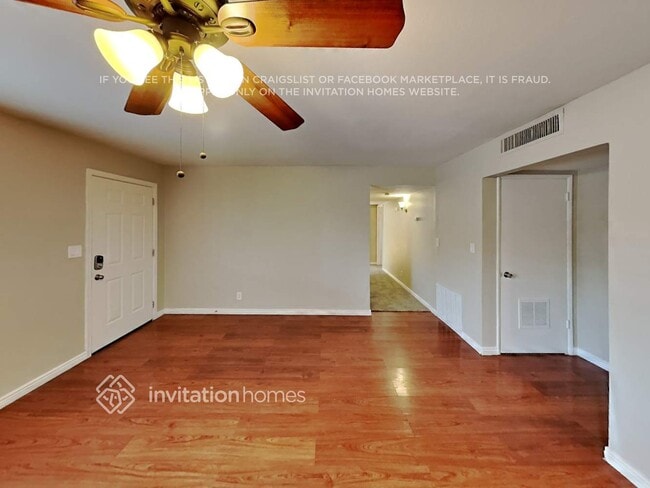 Building Photo - 1720 E Dana Ave