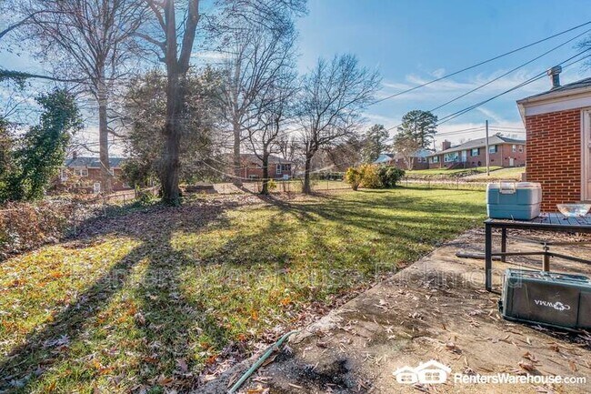 Building Photo - 5517 Flower Ave