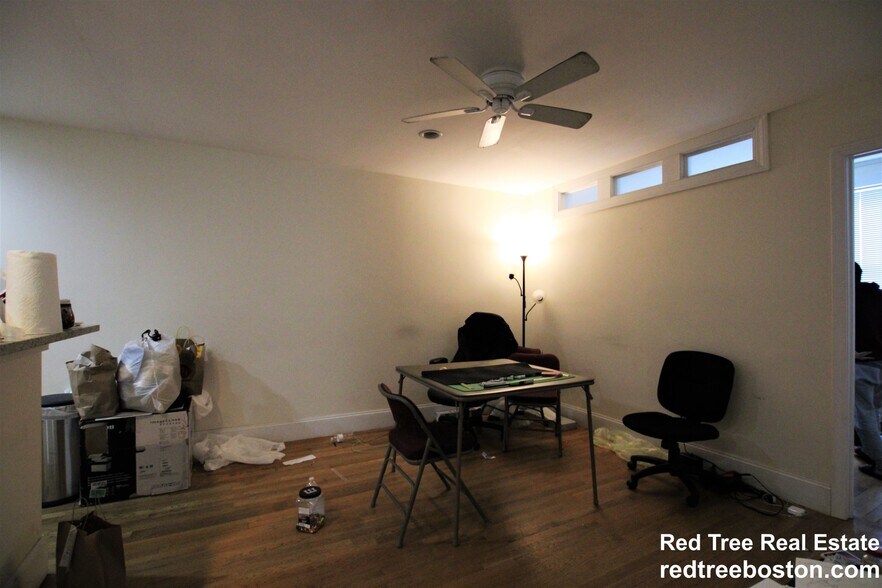 Building Photo - 324 St Paul St