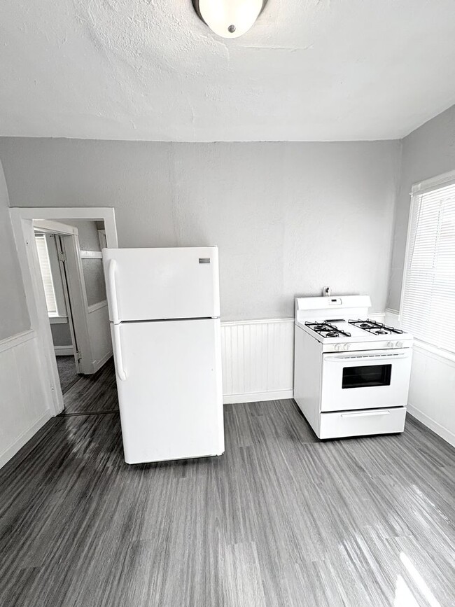 Building Photo - Charming 2 Bedroom Home for Rent & In Grea...