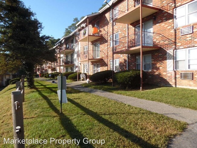 Building Photo - 1515 Hill Rd