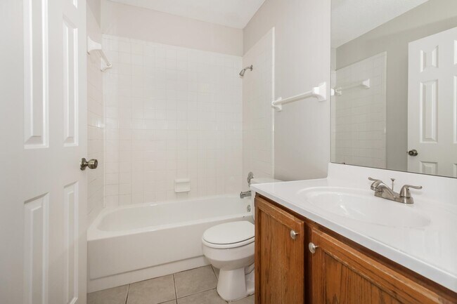 Building Photo - 2563 Country Trail Dr