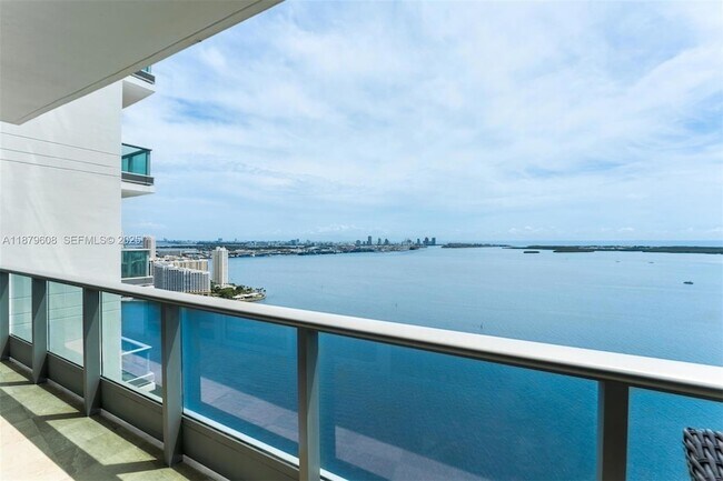 Building Photo - 1331 Brickell Bay Dr