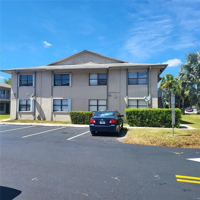 Building Photo - 7670 SW 152nd Ave