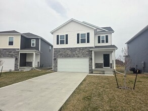 Building Photo - 655 NW Williamsburg Ln