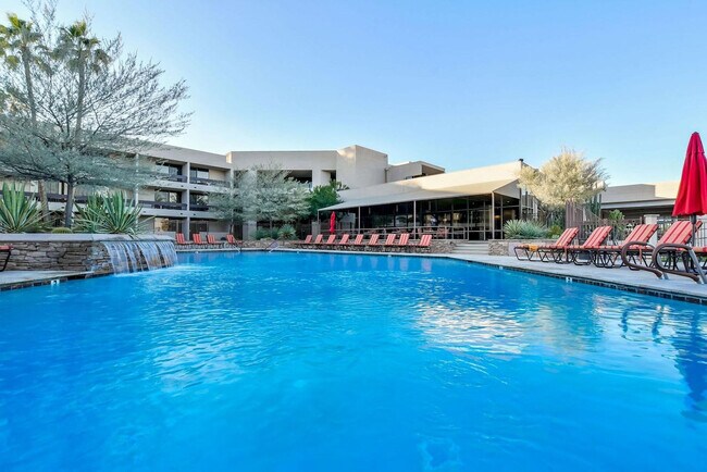 Building Photo - 7401 N Scottsdale Rd