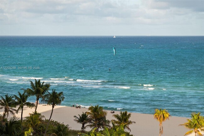 Building Photo - 2555 Collins Ave