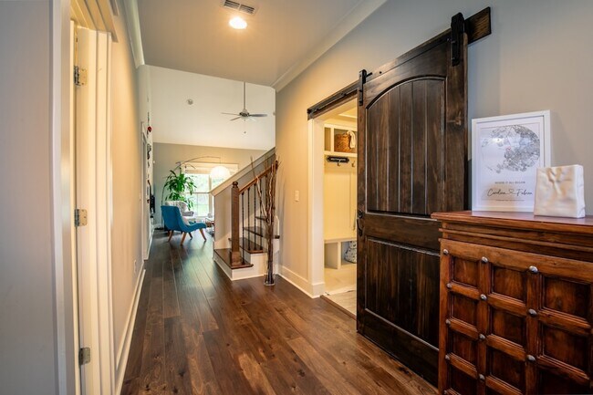 Building Photo - 5322 Honeybee Dr