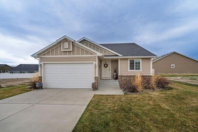 Primary Photo - 5 bedroom in Laurel MT 59044