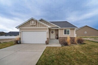 Building Photo - 5 bedroom in Laurel MT 59044