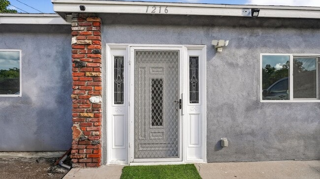 Building Photo - 1216 Butterfield Rd